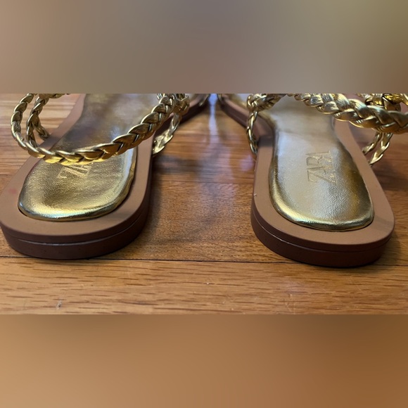 NEW without tags - ZARA Woven Gold Slingback Sandals - Size 38 - Picture 5 of 6
